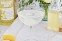 Elderflower & Pear Sparkling Lemonade Cocktail