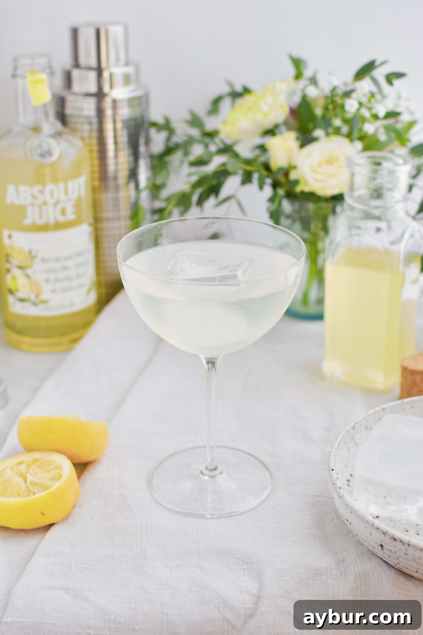 Elderflower & Pear Sparkling Lemonade Cocktail 1 featured 17500