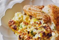 Cheesy Cauliflower and Leek Gratin