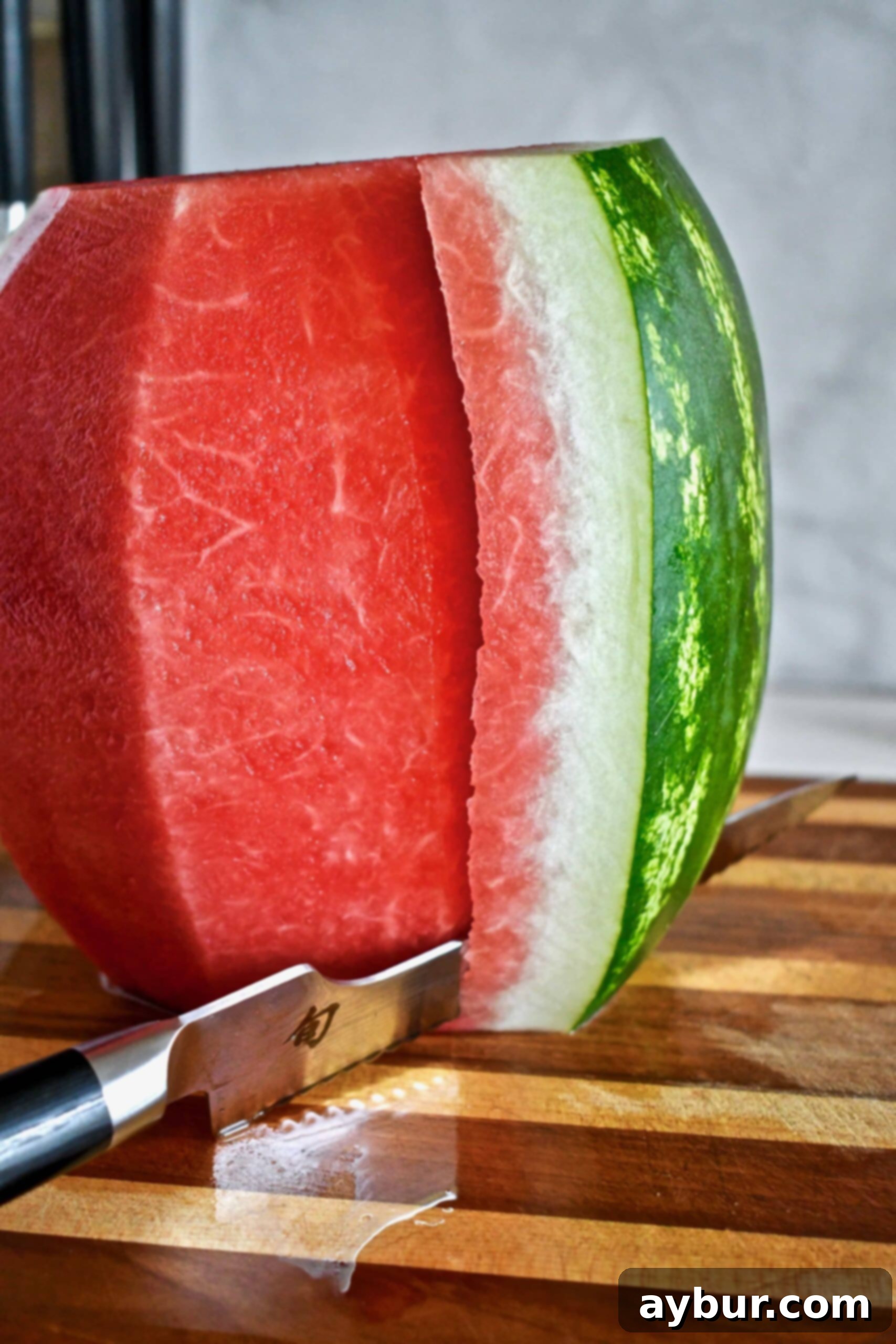 Unlock the Art of Watermelon Slicing 1 featured 2190