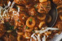 Homemade Ring Pasta with Meatballs