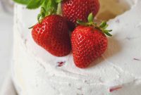 Fresh Strawberry Angel Food Cake