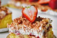 Crunchy Strawberry Cake