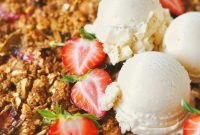 Rustic Strawberry Rhubarb Crumble