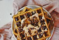 Fluffy Spiced Pumpkin Waffles