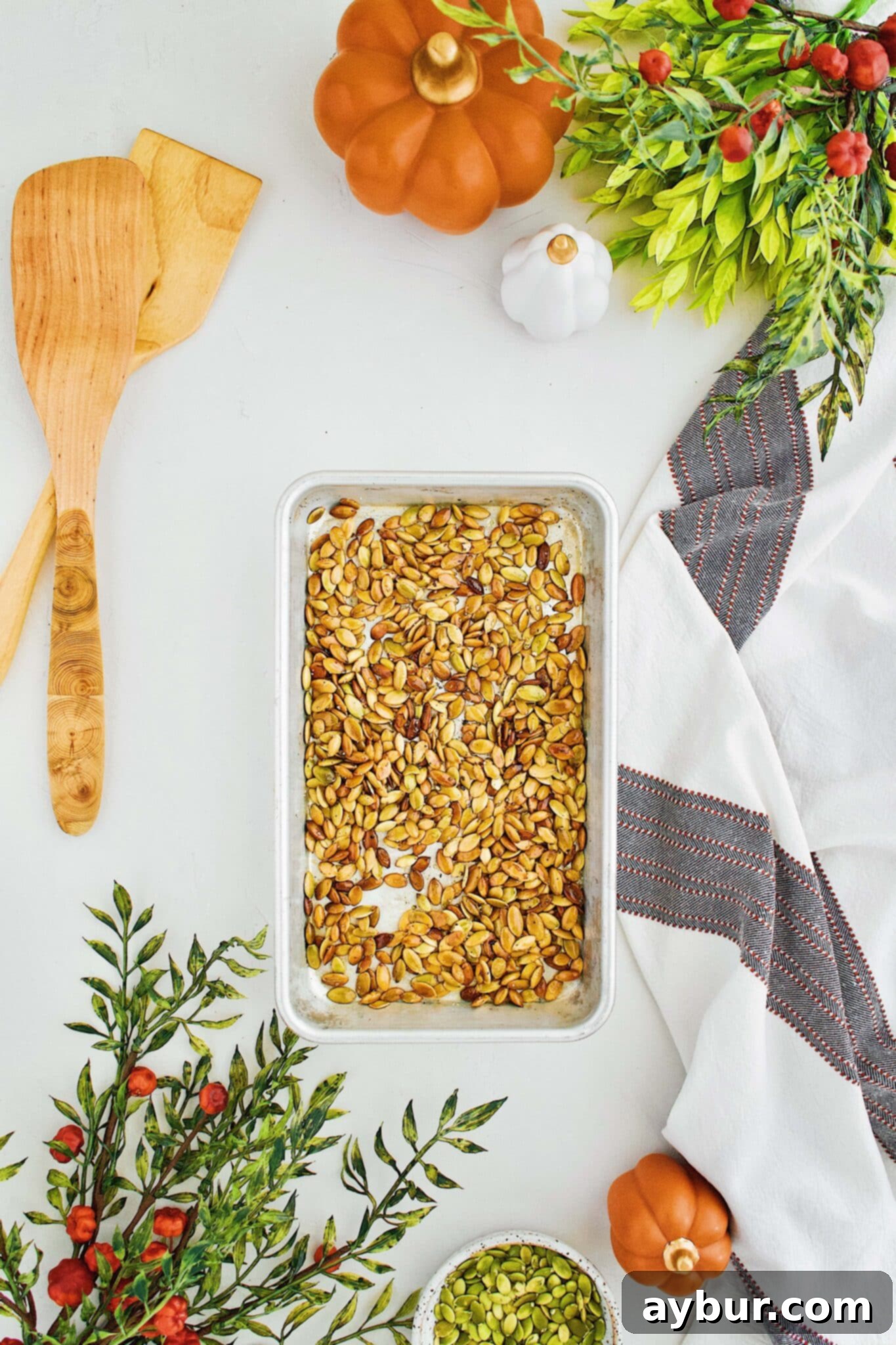 Garlicky Roasted Pumpkin Seeds 1 featured 7706