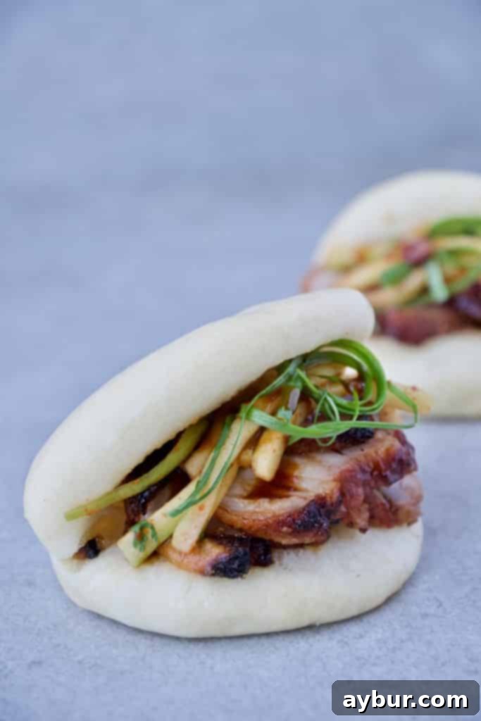 Crackling Pork Belly 4 Bao Buns filled with Pork Belly