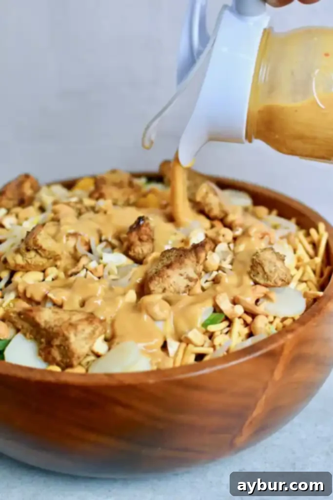 Mandarine Peanut Vinaigrette using the Ergo Spout by Culinesco