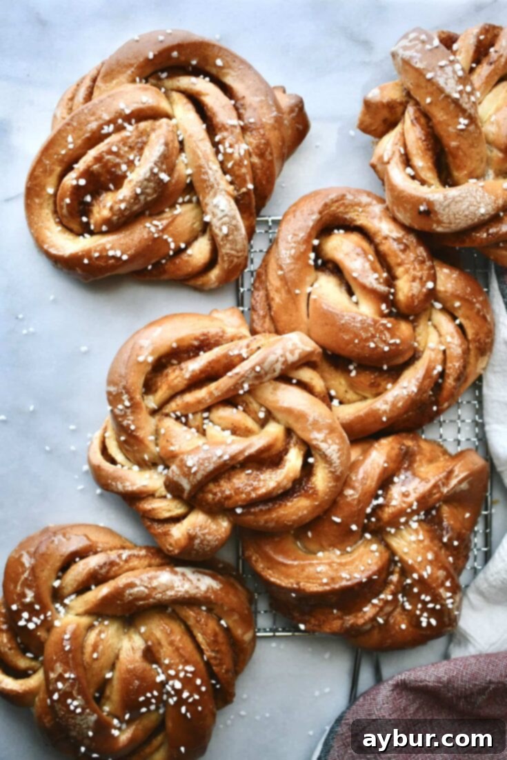 Pumpkin Spice Knotty Buns